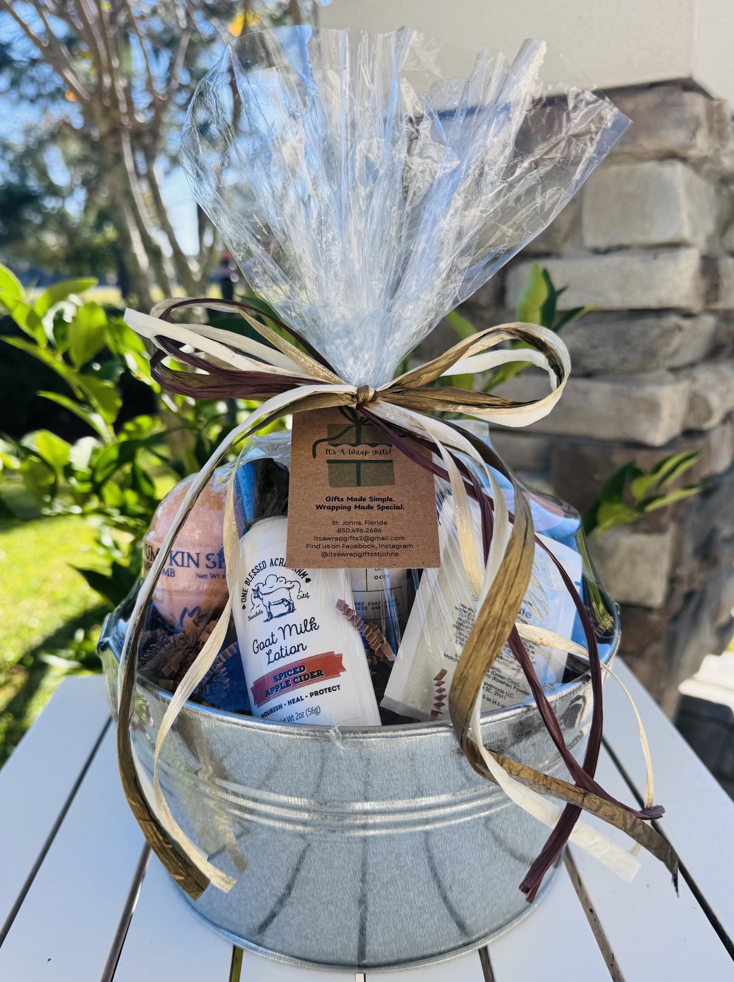 Holiday Warmth Full Size Basket Too