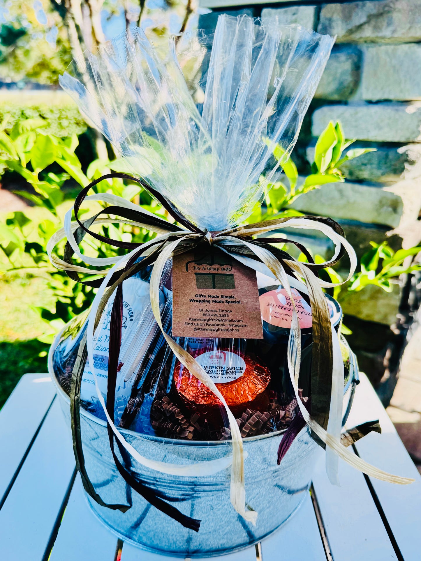 Holiday Warmth Full Size Basket