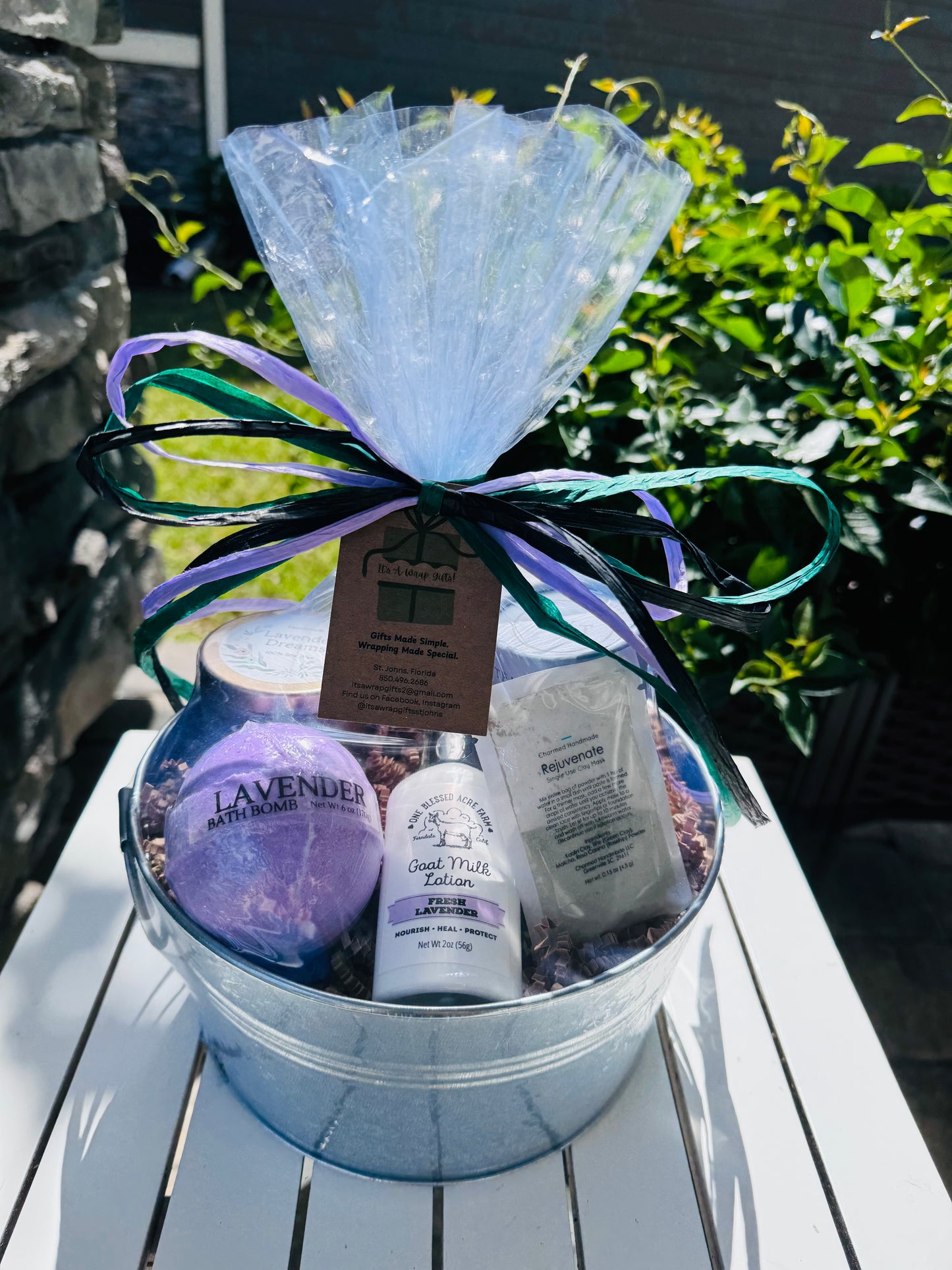 Rest and Relax Full Size Basket